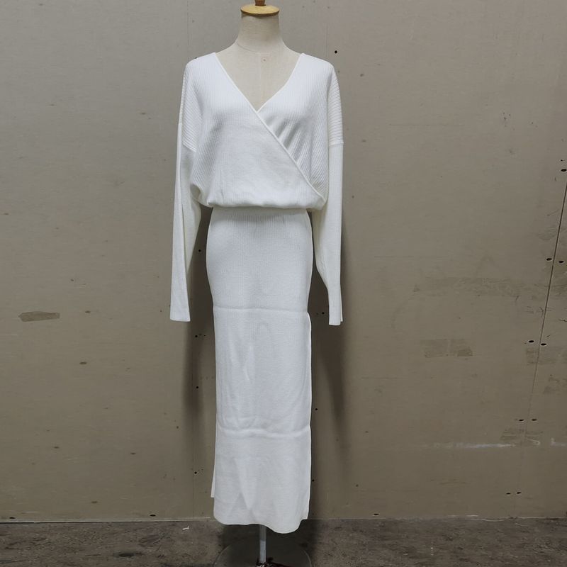 Women’s V-Neck Knit Top & High-Slit Skirt Set – Soft Autumn Layering Essential For Effortless Elegance_voghion.com