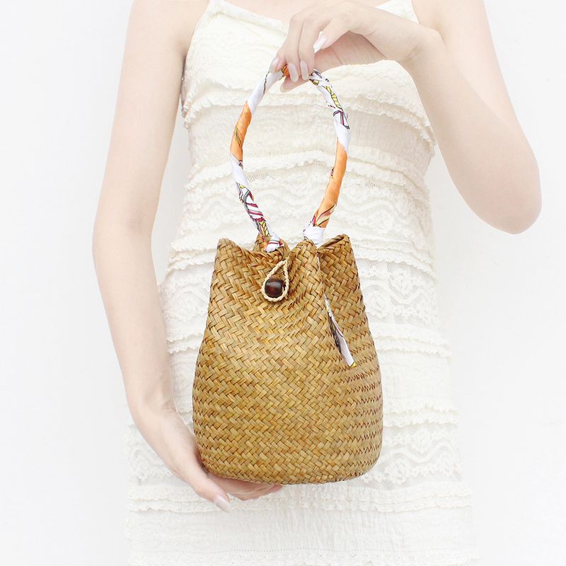 Spinning Bucket Bag, Französische Schultertasche aus Stroh mit Quaste, Strandurlaub Damentasche_voghion.com