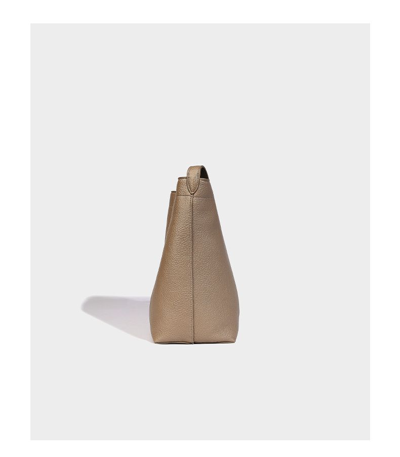 Nischendesignte faltbare Damen-Beuteltasche 2025 Frühjahr und Sommer Neue High-End-Pendler-Schultertasche Handtasche Mutterhandtasche Modische Hundert_voghion.com