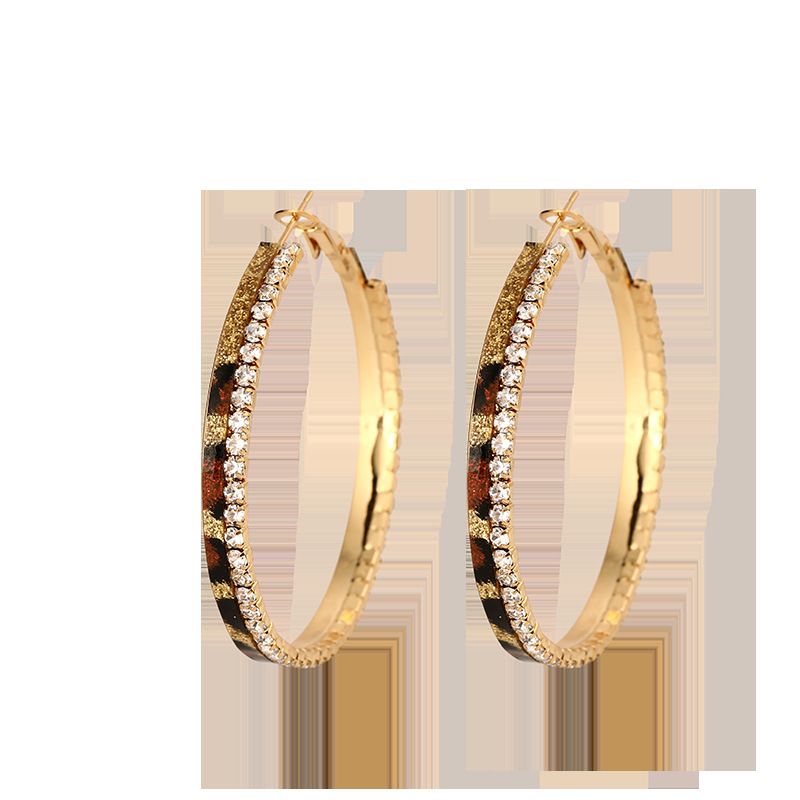Novos brincos redondos elegantes com estampa de leopardo exagerada, argola banhada a ouro verdadeiro, personalidade versátil e moderna em formato de C_voghion.com