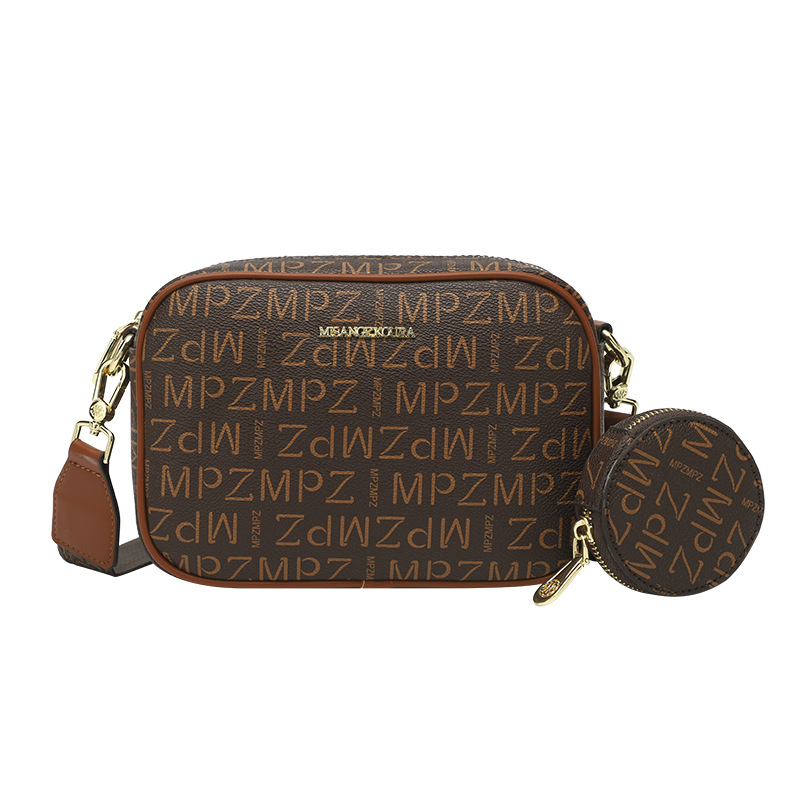 Hong Kong Women's 2022 New Versatile Broadband Summer Leather Crossbody Small Square Fashion Camera Bag_voghion.com