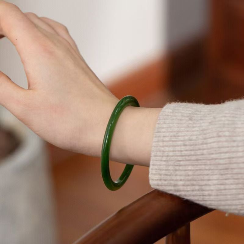 Hurtowa, ręcznie robiona okrągła bransoletka z jadeitu w stylu Tanxi z Xinjiang, z zielonkawym odcieniem i brzęczącym dźwiękiem. Łańcuszek na rękę._voghion.com