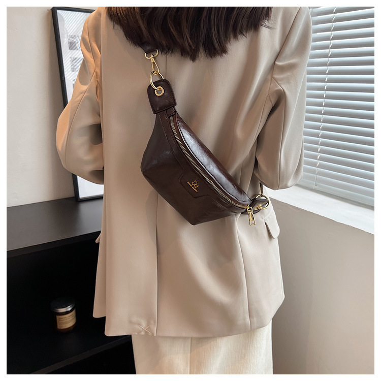 Déi trendy Täsch vun dësem Joer mat engem Gefill vu Luxus 2024 Nei modesch Tailletasch Villsäiteg Instagram-Stil Summer Crossbody-Tasch Damentasch Broschttasch_voghion.com