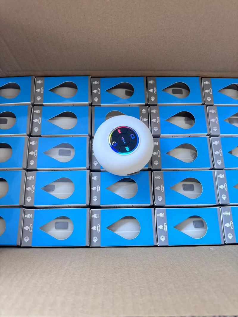 Enceinte Bluetooth sans fil portable et étanche avec LED colorées et ventouse pour salle de bain_voghion.com