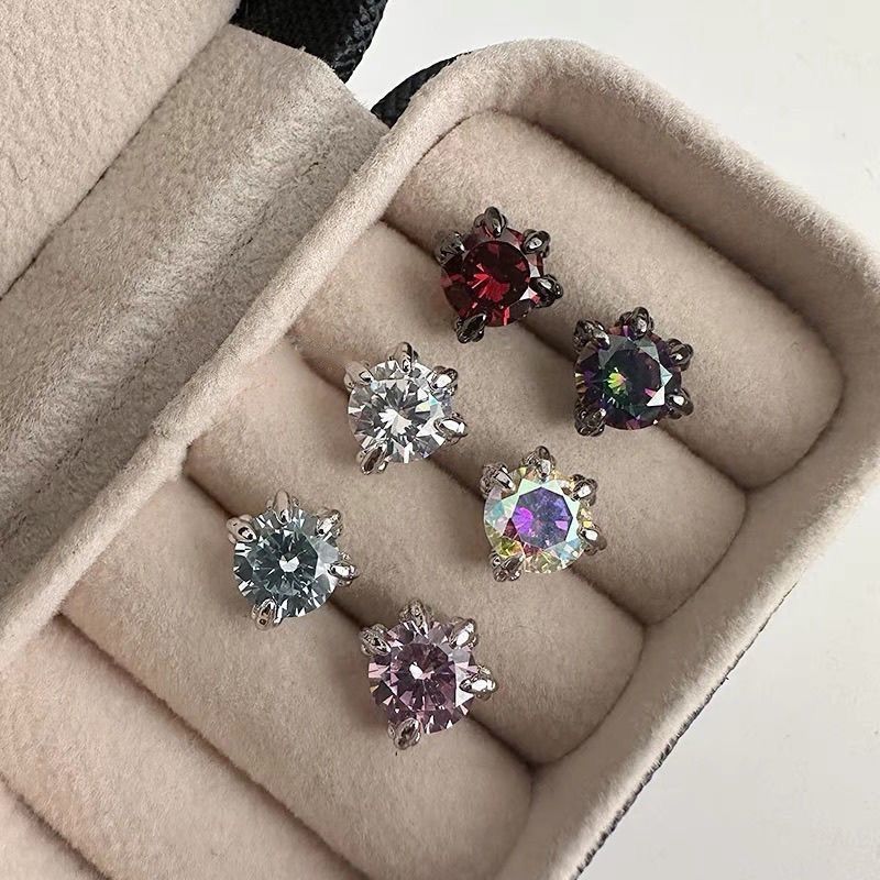 Super Shiny Zircon Claw Inlaid Unique Five-claw Dragon Scale Titanium Steel Flat Bottom Ear Bone Helix Screw-free_voghion.com