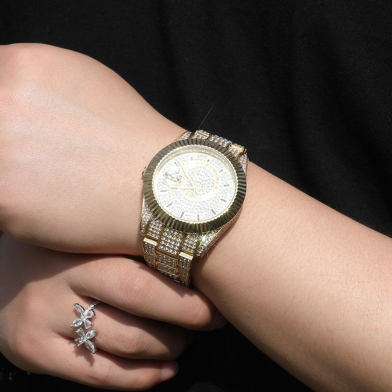 LuxuryClassic Men's Diamond Watch - Minimalist Round Quartz Timepiece With 44mm Case_voghion.com
