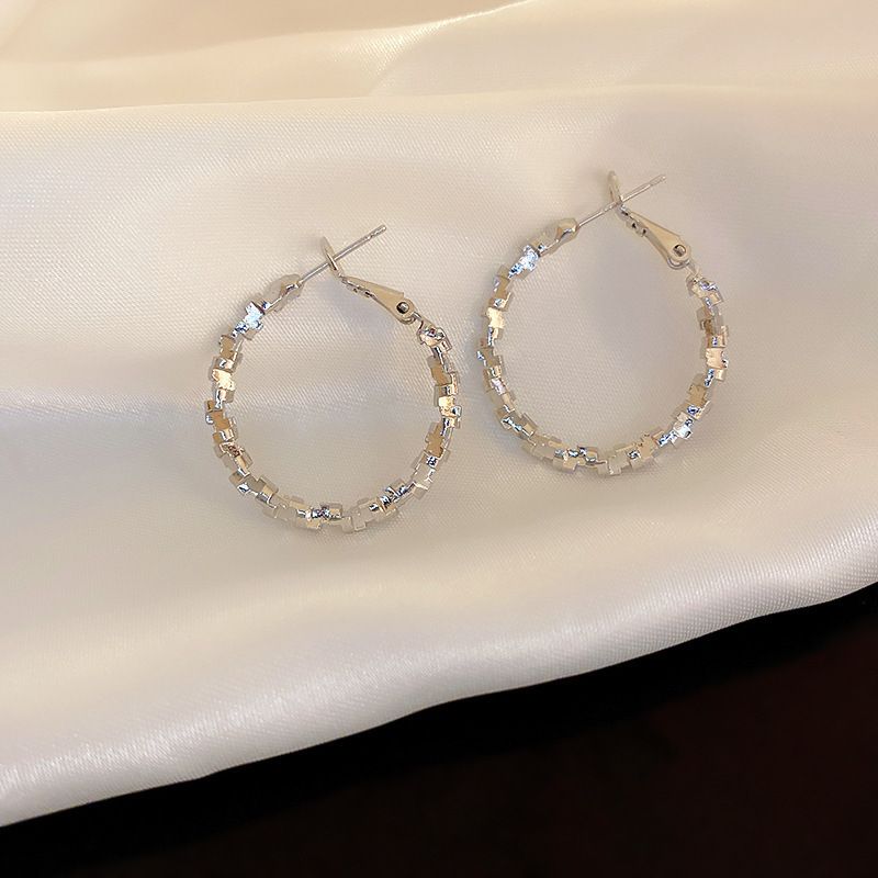 Pendientes de círculo geométrico de diseño simple y moderno, pendientes de personalidad versátiles para viajeros_voghion.com