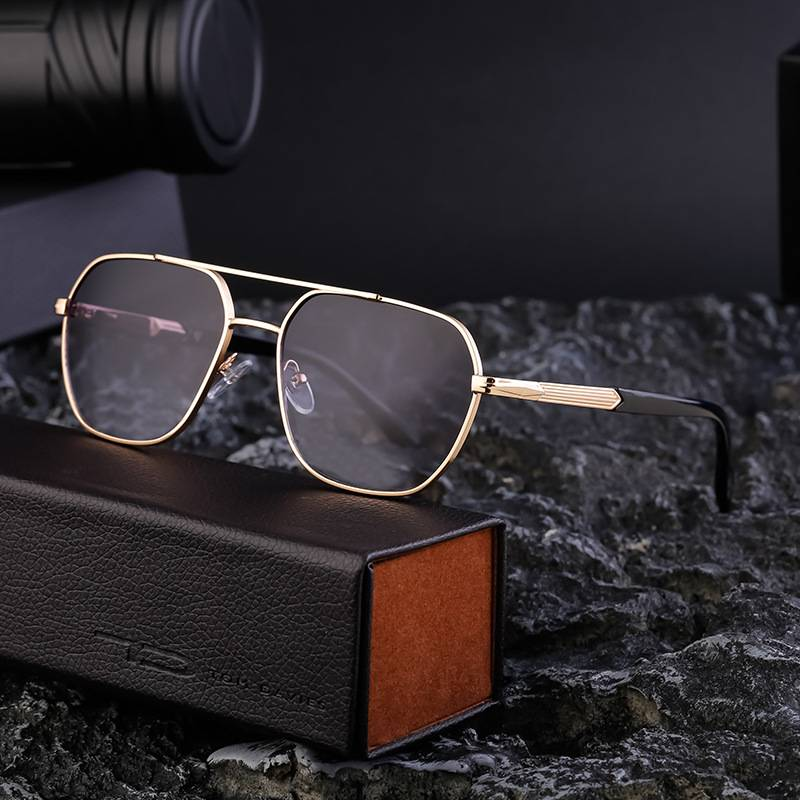 2025 New European And American Fashion Box Sunglasses Men's Simple Sunscreen Sunglasses_voghion.com