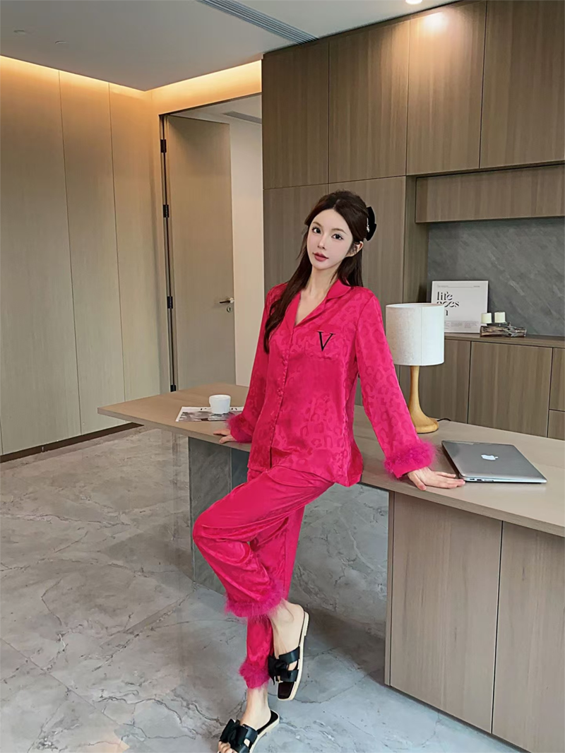 Underwear & Sleepwears Leopard Feather High End Pajamas For Women Autumn And Winter Gold Velvet Long Sleeved Comfortable Home Clothes Suit_voghion.com