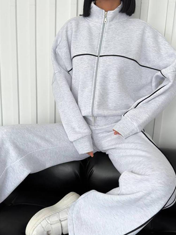 Modischer Damen-Anzug mit kontrastfarbenem Revers, lässigem Stil, Jacke und weitem Bein_voghion.com