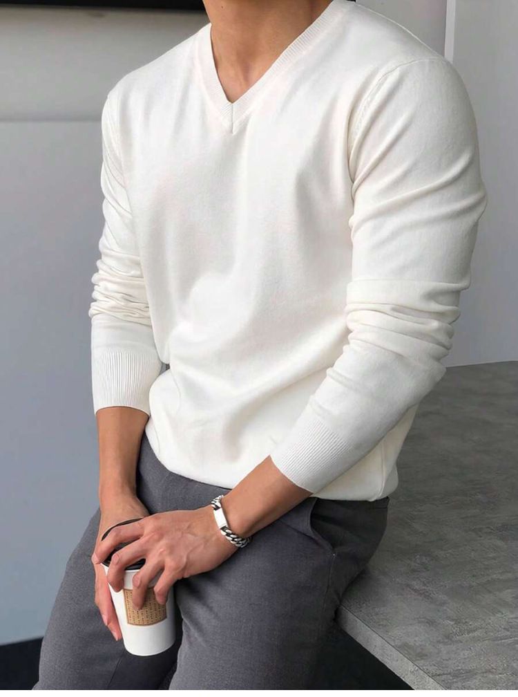 „Premium-Herrenpullover aus Wollmischung mit V-Ausschnitt – Schmal geschnittener Winterpullover für Business Casual und Alltag“_voghion.com