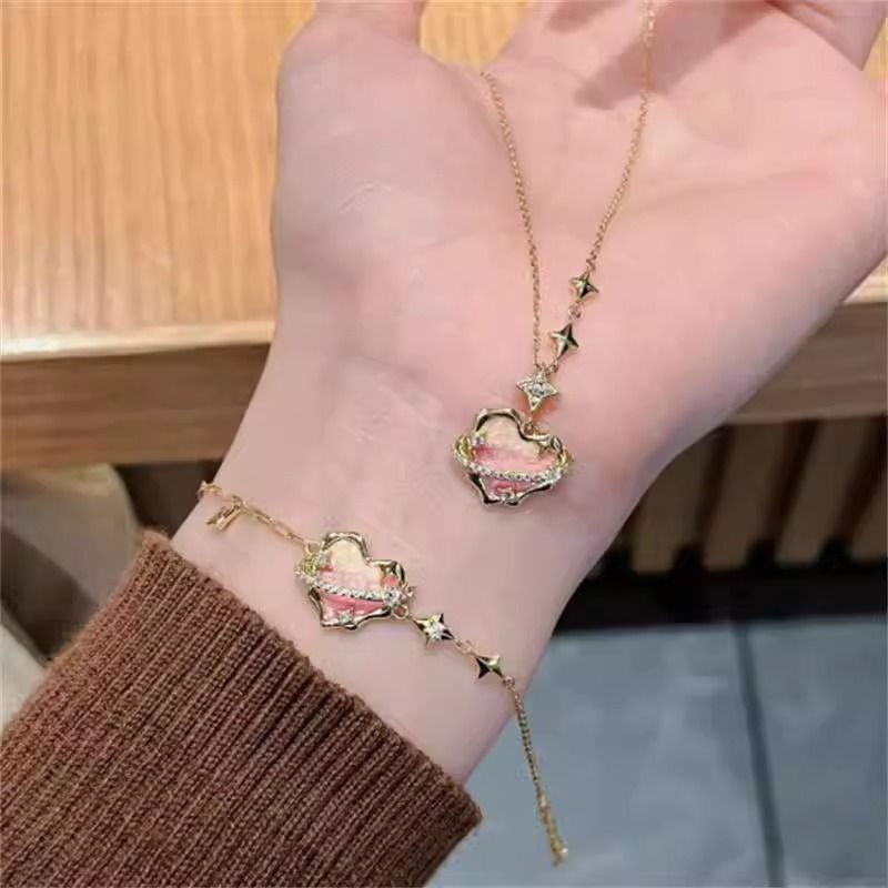 Piccolo design di nicchia, collana a forma di cuore rosa, personalità alla moda femminile, temperamento semplice, versatile, collana leggera_voghion.com