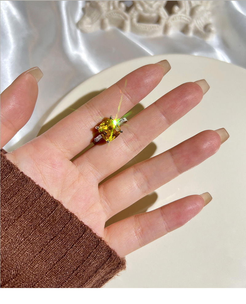 Bague de fiançailles en diamant carré princesse Super Flash Ascut jaune ouvert et léger de luxe_voghion.com