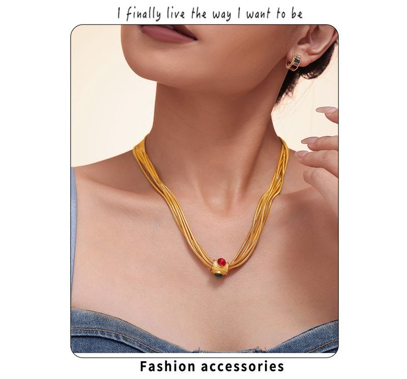Damenschmuck, mehrlagige Halskette und Armband-Set mit Strasssteinen, Titanstahl vergoldet, minimalistisches Luxus-Modeaccessoire für Frauen_voghion.com