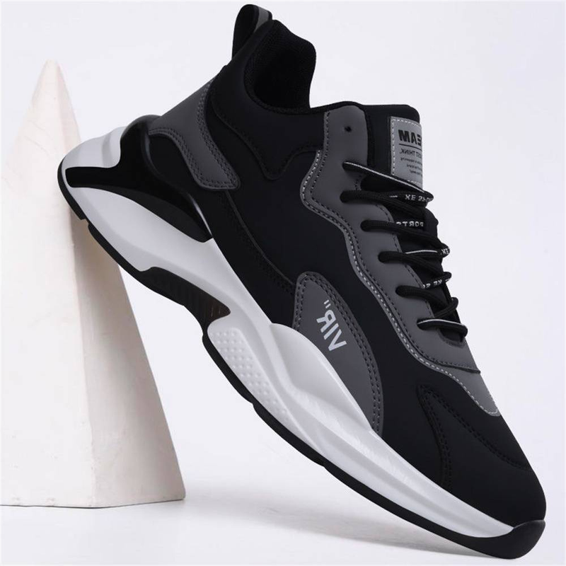 2025 Men's Sneakers Thick Soled Dad Plush Cotton Korean Version Versatile Men's Casual Fashion Running Shoes_voghion.com