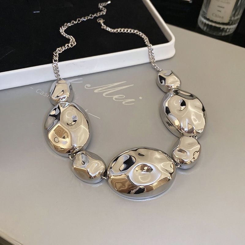 Exaggerated Design With Bright Pleated Earrings Necklace Set, Exquisite Fashionable Collarbone Chain, Light Luxury And_voghion.com