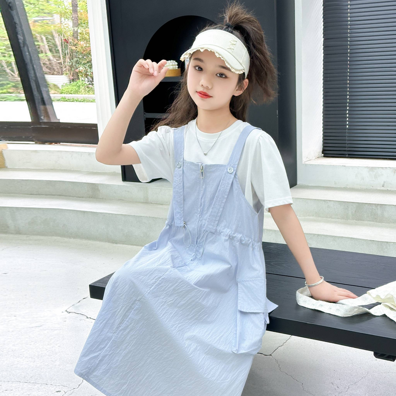 Completo gonna con cinturino alla moda per ragazze, completo due pezzi con maglietta e fiocco per ragazze_voghion.com