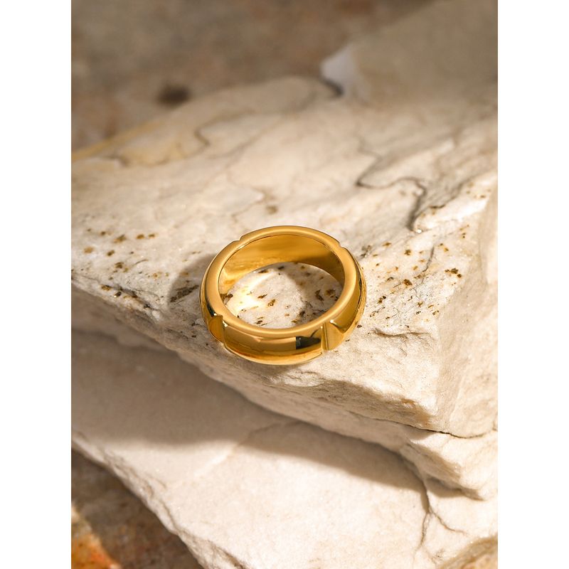 Internet celebrity matching gold stainless steel minimalist ring, niche light luxury design, high-end ring_voghion.com