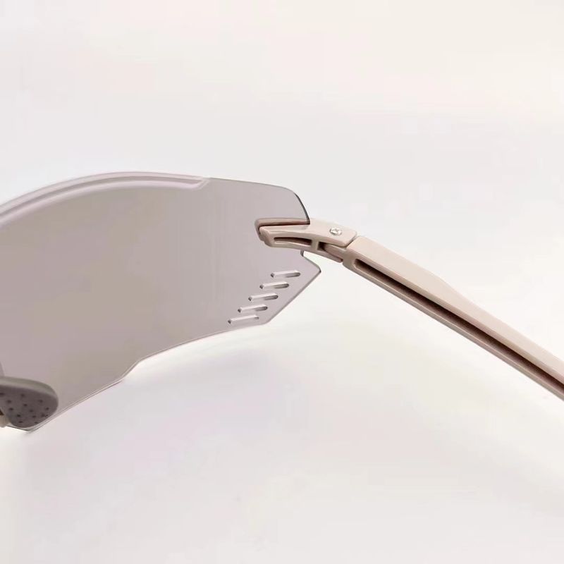 2024 New Men's Women's Mountaineering Riding Fashionable Personalized One Piece Large Frame Goggles Windproof and_voghion.com