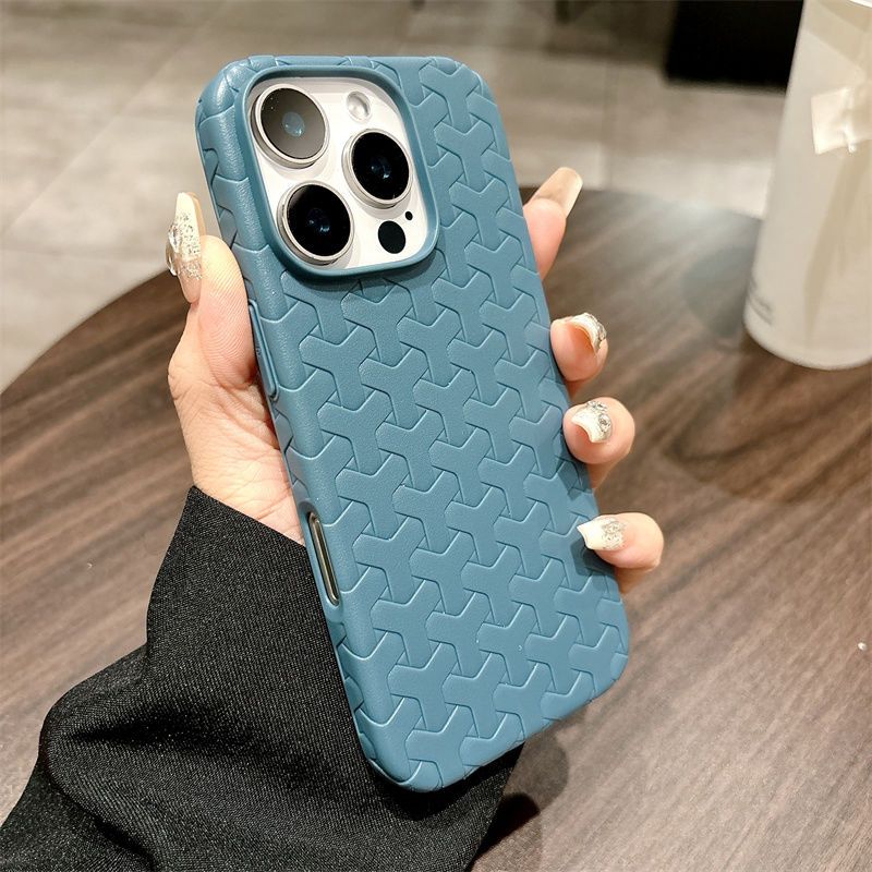 The Ins Woven Wolf Tooth Pattern Is Suitable For IPhone 16 Promax, Minimalist And Fashionable Apple 15 Pro, And Soft 14 Phone Cases._voghion.com