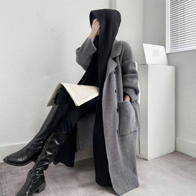 Cardigan lungo con cappuccio oversize da donna - Cappotto spolverino a strati in maglia spessa con dettaglio cintura, comodo capo invernale a strati in beige/grigio/nero_voghion.com