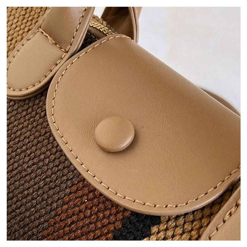 Die neue tragbare Knödeltasche Trendlinie von hochwertigen Stoffstreifen Single-Shoulder Crossbody Bag_voghion.com