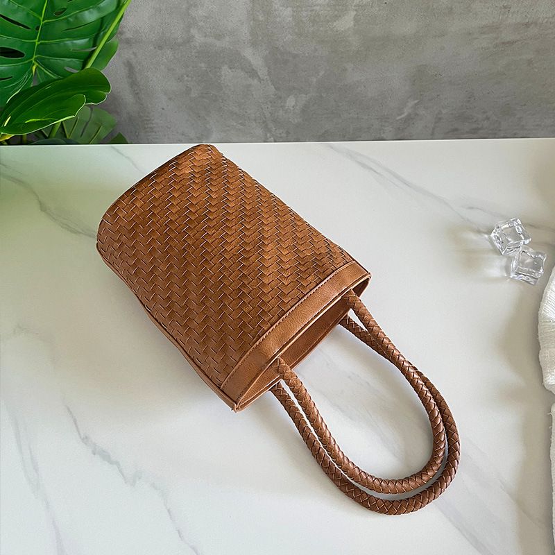 Handwoven Summer 2025 New French Style Handbag Niche Shoulder Tote Small Bucket Bag_voghion.com