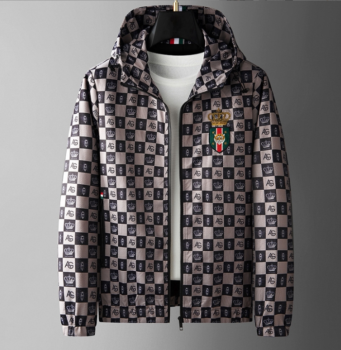 Europäischer Herren-Senioren-Sinn für bedruckten Kapuzenmantel Frühling und Herbst Markentrend 2024 neue Jacke Herren_voghion.com