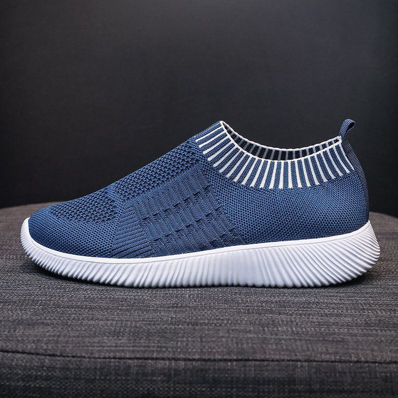 In magazzino transfrontaliero nuovo caldo vendita commercio estero Flyknit traspirante leggero scarpe sportive casual punta tonda più taglia 44 scarpe singole da donna_voghion.com