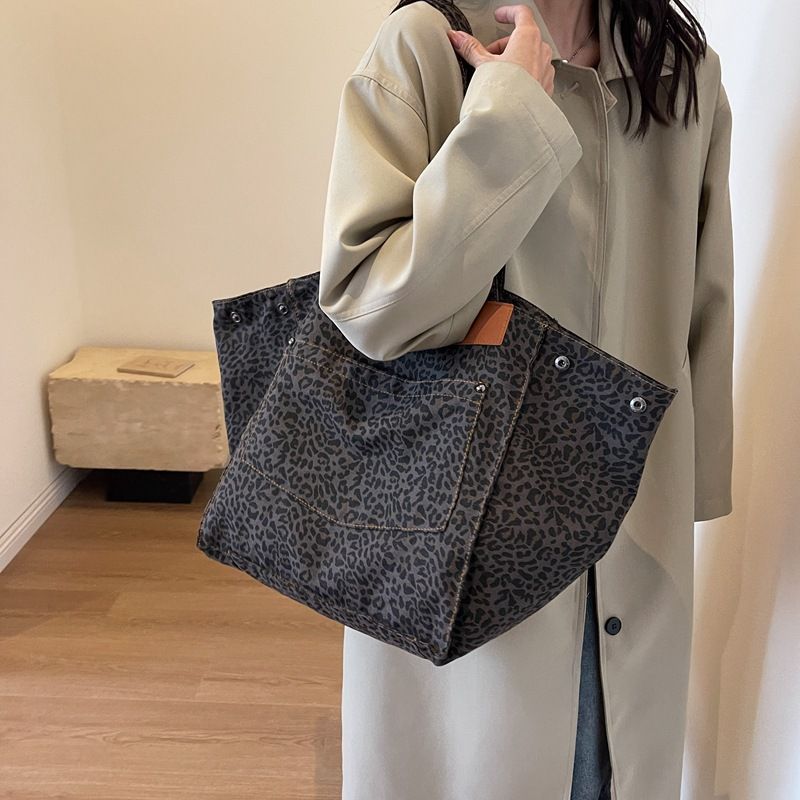 Borsa a tracolla grande e versatile da viaggio, con stampa leopardata, per donna, nuova e semplice, con personalità._voghion.com