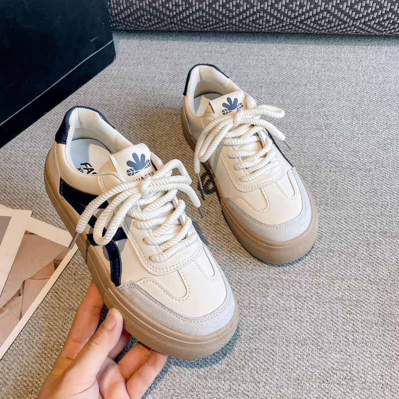 Scarpe Forrest Gump con suola spessa esplosiva estate 2023 da donna nuovi studenti autunnali tutto-fiammifero in pelle fondo piatto sport scarpe bianche traspiranti_voghion.com