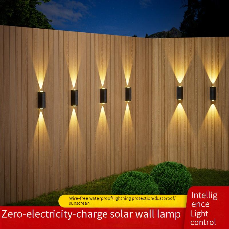 Luminárias de parede solares, holofotes de jardim à prova d'água para decoração de cercas de casas, lentes de plástico de 2 LEDs com luz quente e branca_voghion.com