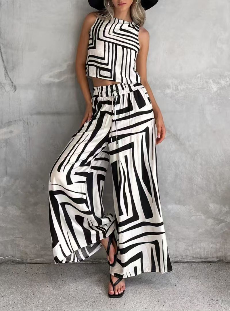 Set da donna casual alla moda, top senza maniche e pantaloni lunghi, estate 2025_voghion.com