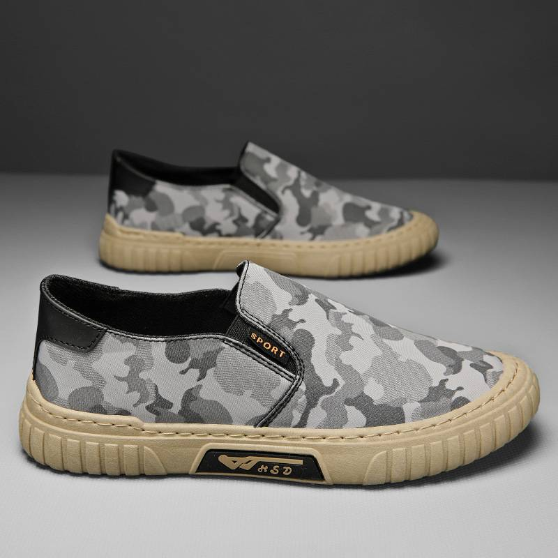 Herren-Slipper aus Camouflage-Canvas – Atmungsaktive Freizeit-Sneaker für den Sommer, Peking-inspirierte Halbschuhe mit bequemem Design_voghion.com