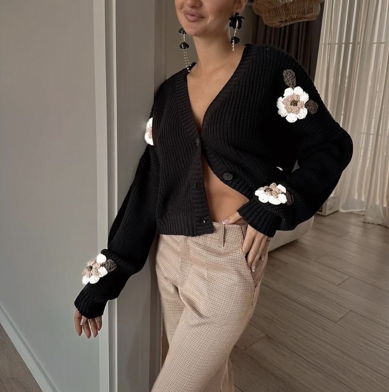 Vintage Häkel-Cardigan mit Knöpfen – Übergroßer Boho-Strickpullover für Damen (Schwarz/Weiß)_voghion.com