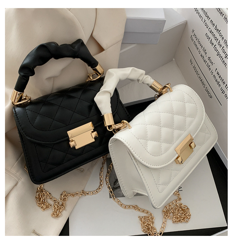 Borsa a tracolla con tracolla a catena quadrata piccola rossa INS Women's 2023 Classic Korean Fashion Network_voghion.com