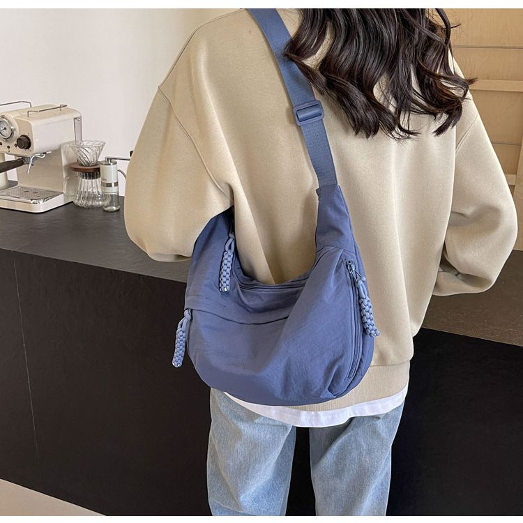 Borsa a tracolla da donna in tessuto di nylon, nuova borsa estiva, grande capacità, versatile, design di nicchia, tracolla singola, stile gnocco_voghion.com