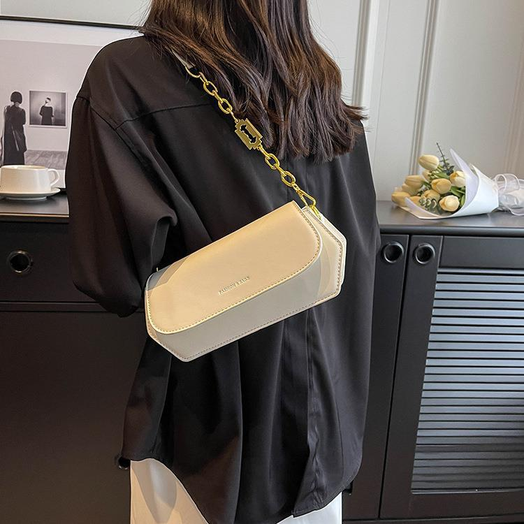 Niche Design Borsa piccola 2023 Nuova moda primavera ed estate Borsa baguette sotto le ascelle Borsa da donna con catena di fascia alta Borsa a tracolla_voghion.com