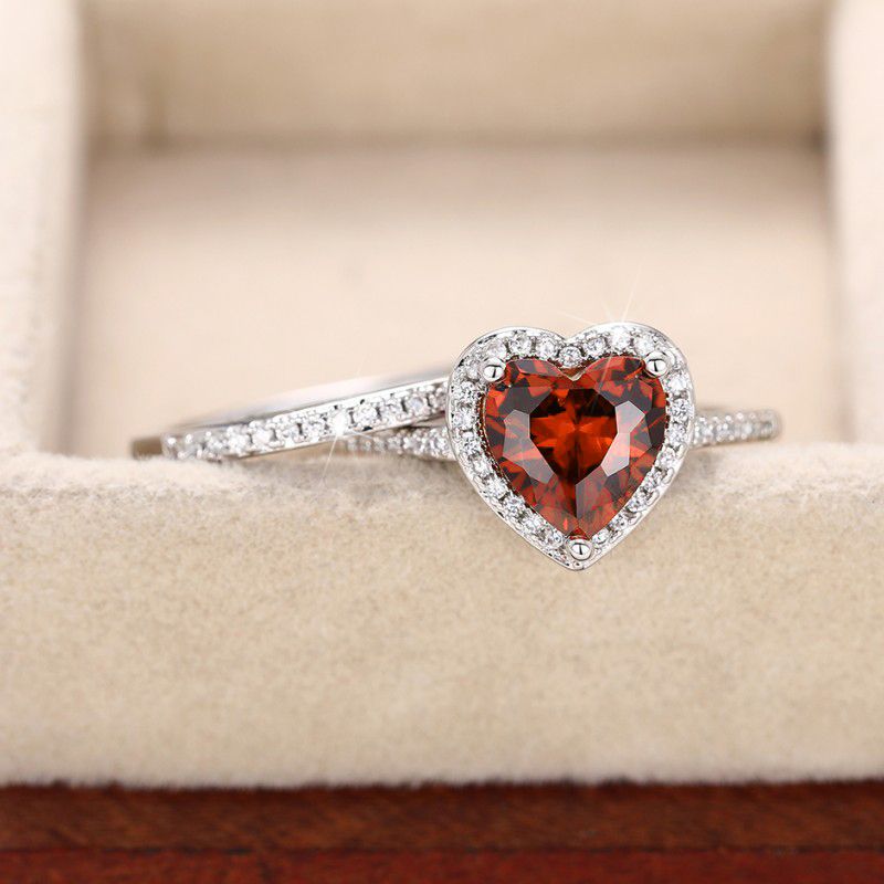 Pronto Stock Huitan Garnet Cuore CZ 2 Pezzi Set per Donne Eternità Matrimonio Tendenza Accesso Temperamento Anelli da Dito Femminili Moda_voghion.com