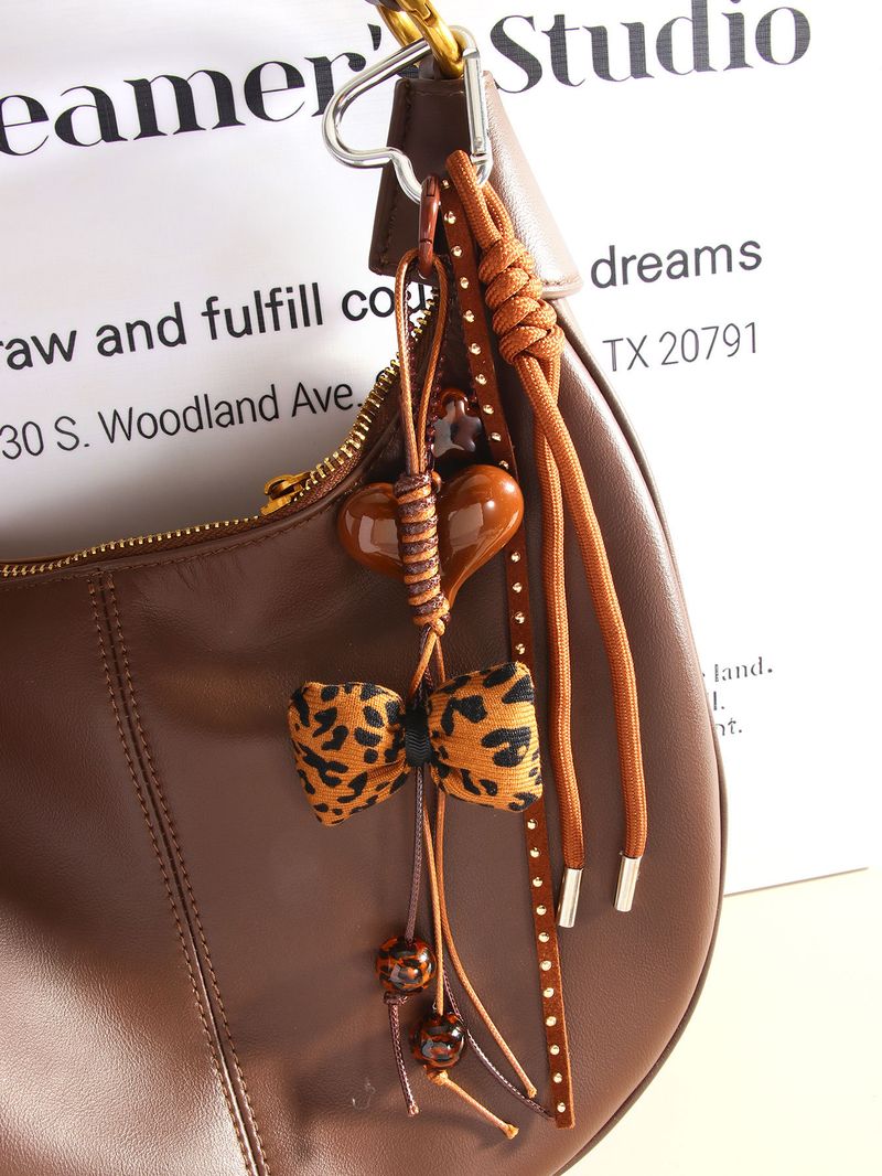 Breloques de sac faites à la main, pendentif de sac créatif en forme d'ourson avec nœud d'amour, porte-clés, pendentif de téléphone portable_voghion.com