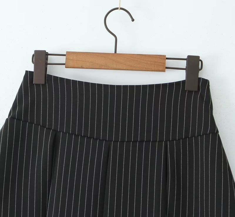 Damenbekleidung Design Weste Gestreiftes Trägertop Faltenrock Anzug_voghion.com