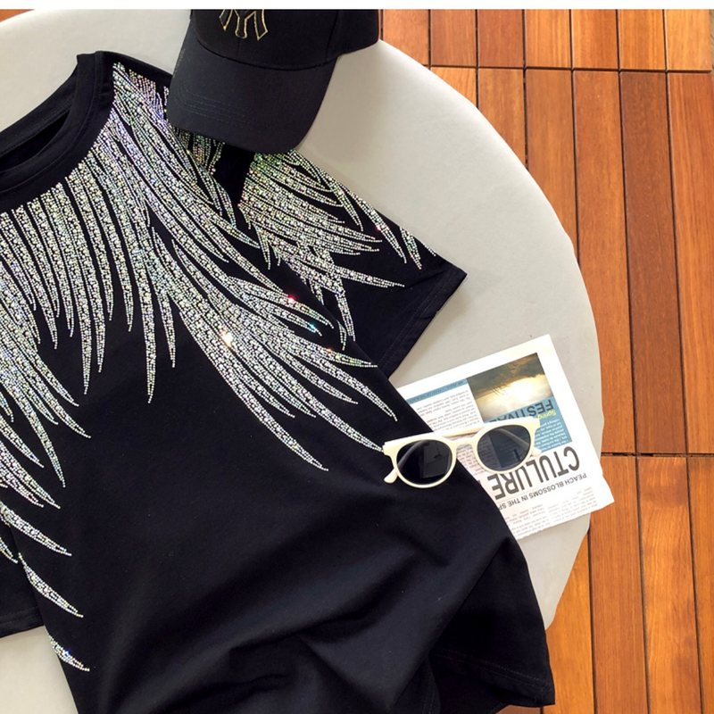 Große Größe 2–300 Pfund Schwerindustrie Bright Diamond Feather Wings Kurzarm-T-Shirt Damen Schwarz Altersreduzierendes vielseitiges Top im Trend_voghion.com