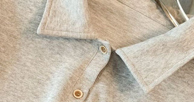 Damenbekleidung High-End-Sportanzug für Damen Sommer Neuer Stil Modischer All-Match-Zweiteiler mit grauen Kurzarmshorts_voghion.com
