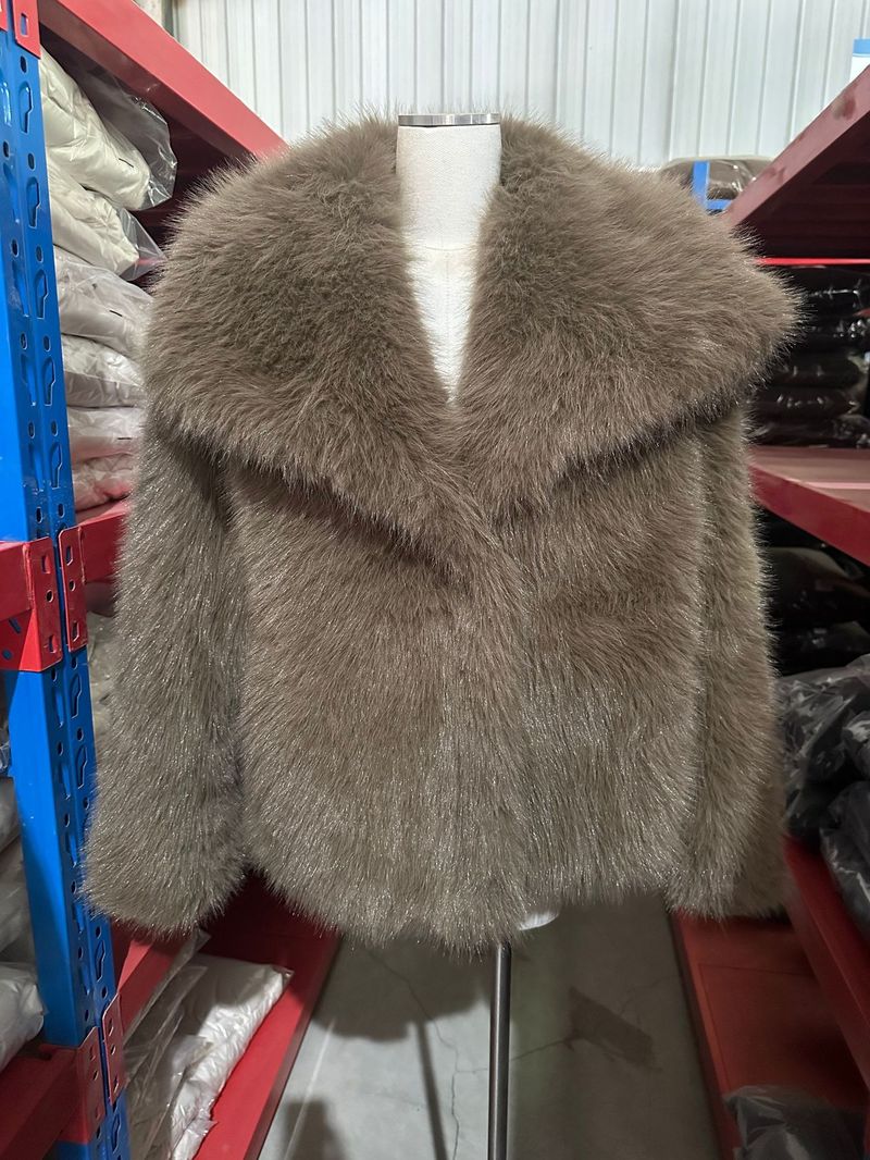 Ropa de mujer Abrigo de piel con solapa grande Abrigo corto de piel de zorro de moda Abrigo de felpa esponjosa Ropa de mujer_voghion.com