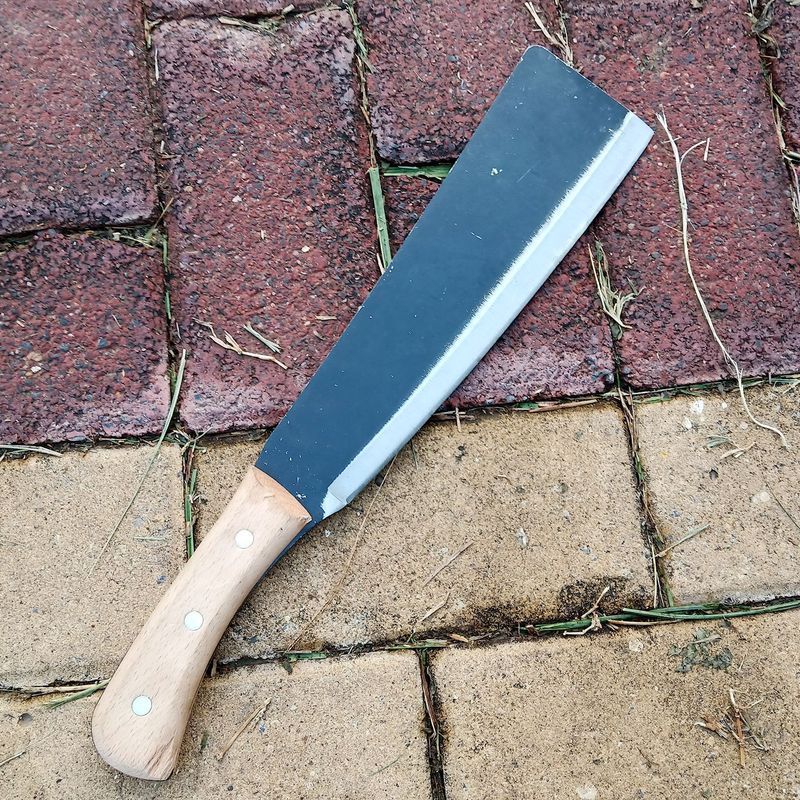 Machete professionale in acciaio al manganese per uso forestale, agricolo e all'aperto - Strumento robusto per tagliare la legna e disboscare con impugnatura ergonomica in legno_voghion.com