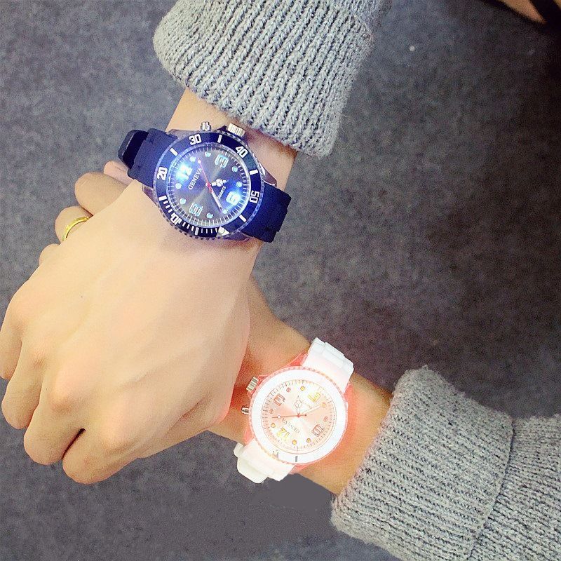 New Men's Sports Silicone With Large Dial Light Flashing Watch For Middle And High School Students_voghion.com