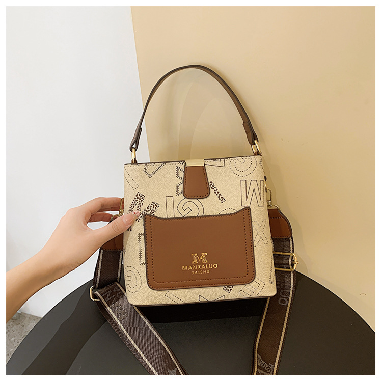 Nuove borse Borse da donna Borse a secchiello Moda Stile caldo Grandi borse a mano con lettere Borse da strada Grande capacità Borsa a tracolla singola_voghion.com
