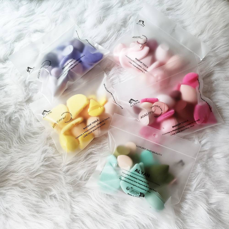 ALYAN 21-Piece Makeup Tools Set (Large Pouch) - With Hook Egg Storage Box, Cushion Puffs & Sponges_voghion.com