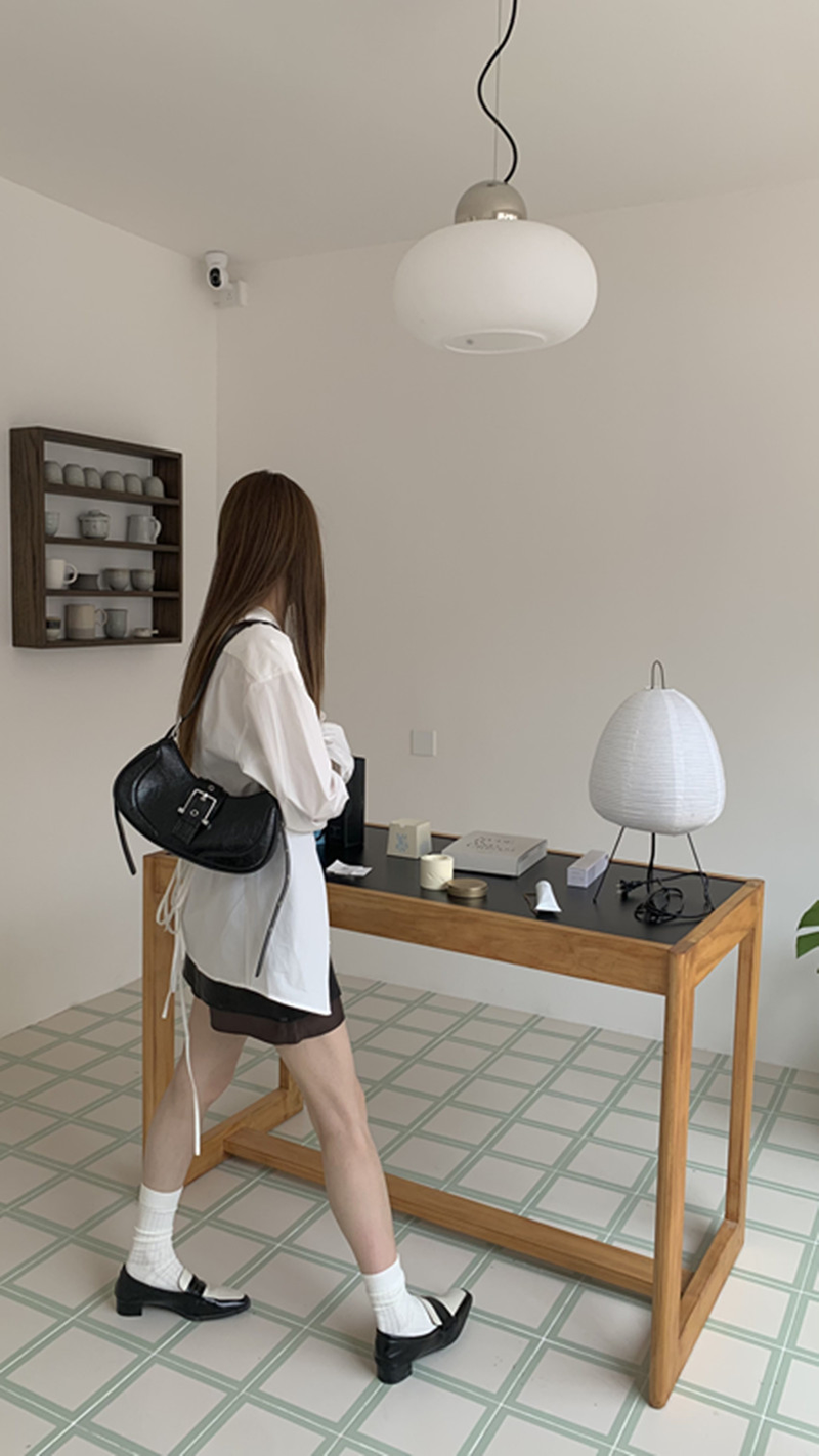 Lo stesso blogger coreano di Instagram per l'estate 2023 da donna nuova borsa sottobraccio per ragazza piccante, borsa a tracolla monospalla di nicchia_voghion.com