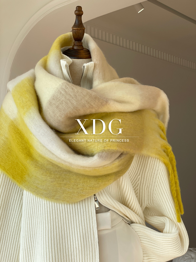 Sciarpa scialle in finto cashmere con nappe calde colorate da donna in Europa e negli Stati Uniti durante la grande settimana della moda leggera e di lusso_voghion.com